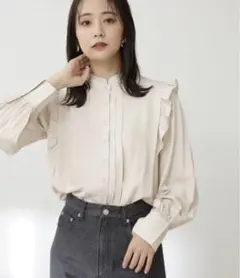 ブラウス　トップス　シャツ　タートルネック　フリルブラウス