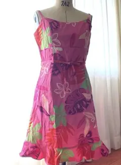 日本デザイン　ハワイアン　ドレス　膝丈　アロハ柄　ピンク　日本製