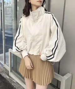 ZOZOTOWN限定商品　サイドラインショートブルゾン