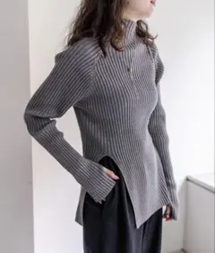 【mystic】グレー　サイドスリットハイネックリブニット　サイズF