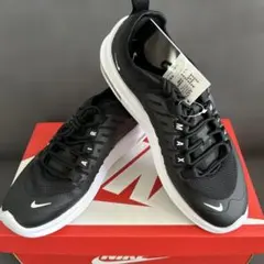 NIKEウィメンズ　エアマックス　アクシス　25