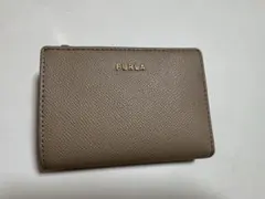 お値下げしました⭐︎FURLA 二つ折り財布　グレージュのサムネイル