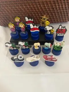 001 ボトルキャップ スヌーピー アディダスシューズ