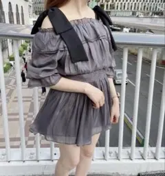 リボン付きオフショルダー ミニワンピース グレーのサムネイル