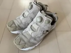 ヴ*ン様 インスタポンプフューリー　ベージュ　23.5センチ　リーボック　Ree