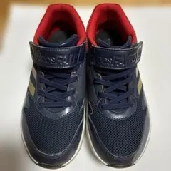 adidas スニーカー 23センチ
