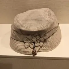 花飾り付きベージュバケットハット Mサイズ