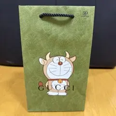 グッチ　ドラえもん　紙袋