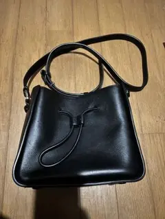 3.1 Phillip Lim 黒のショルダーバッグ
