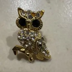フクロウモチーフ ピンバッジ ブローチ