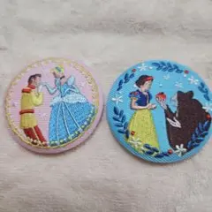 ディズニーキャラクターズ　刺繍缶バッチ　シンデレラ&白雪姫　セット②