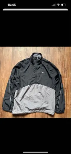 ナイロンジャケット 黒