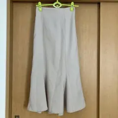 ローリーズファーム ベージュマーメイドスカートMサイズ