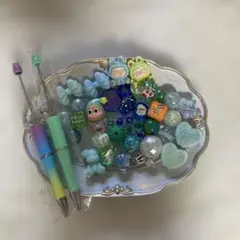 カスタムボールペン2本、各種ビーズセット