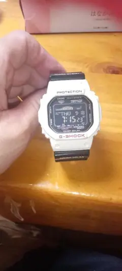 G-SHOCK デジタル腕時計 ホワイト/ブラック