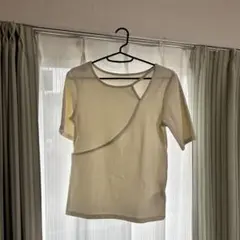アシンメトリーホワイトトップス
