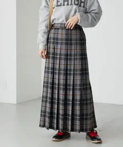 フォルクシー　プリーツ　チェック　Aライン　ウエストゴム　ロングスカート　黒のサムネイル