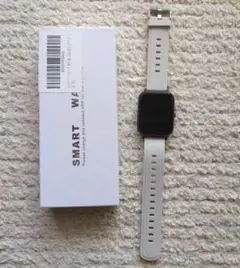 スマートウォッチ ホワイト