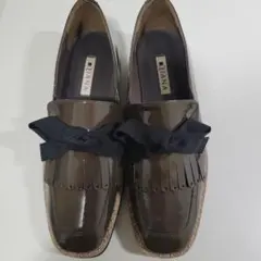 Diana ブラウンリボン付きローファー