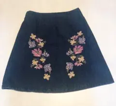one after another NICE CLAUP 台形花刺繍スカート