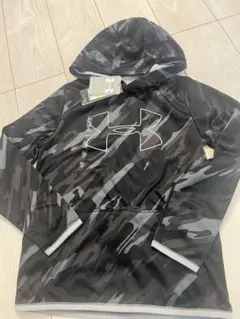 アンダーアーマー トップス 新品 迷彩 130