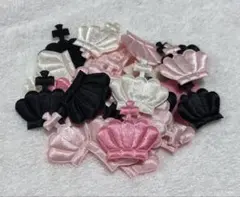 型抜き モチーフ 王冠 クラウン ピンク 黒 白 MIX 24個