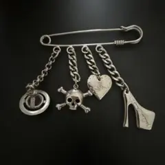 値下げ中ヴィヴィアンウエストウッドブローチ　レア品 Vivienne Westwood（ブローチ/コサージュ）のフリマアイテム一覧