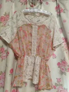 未使用　Auntie Rosa 花柄レース切り替え半袖チュニックのサムネイル