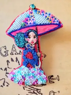 ⑰U　ハンドメイド刺繍ビーズブローチ/キーホルダー