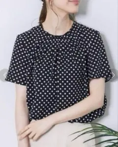 美品✨ アーバンリサーチサニーレーベル　 ドット柄　ネックギャザー半袖ブラウス♡のサムネイル