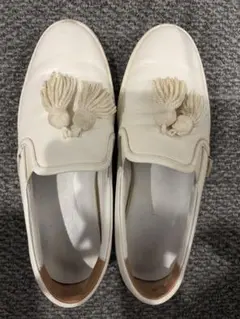 Jimmy Choo ホワイト スリッポン タッセル