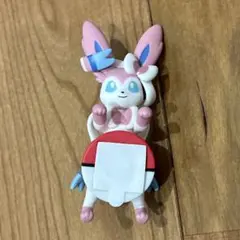 新品　ポケモン　一番くじ　街歩きちらりんフレンズ　ニンフィア　フィギュア