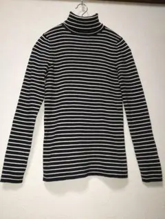 GAP　タートルネック　ニット　セーター　白黒　ボーダー　長袖　Mサイズ