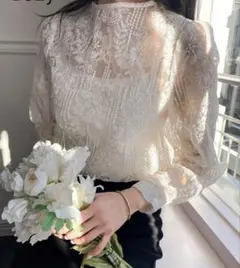 【美品】アイボリー 花柄レース 長袖ブラウス