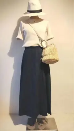 新品未使用✨kiton NAPOLI 現行 シルクリネンフレアスカート 40 - メルカリ