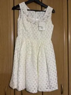 ホワイト ノースリーブ ミニワンピース M