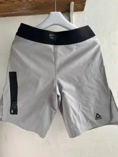 美品！リーボック　ファイトパンツのサムネイル