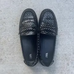 2025SS ZARA スタッズ付きローファー　ブラック