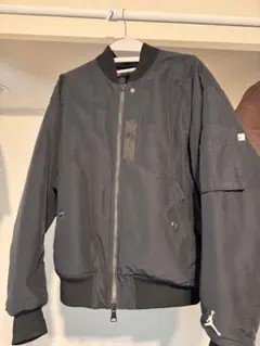 Jordan MA-1ジャケット ブラック/レッド