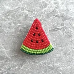【ハンドメイド】ビーズ刺繍 ブローチ スイカ