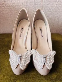 DIANA 蝶の装飾 高ヒールパンプス　ベージュ　ビジュー付き　ラメ　22.5