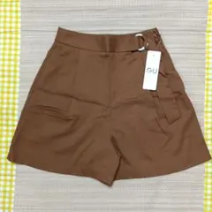【新品・タグ付】GU タックショートパンツZ+X ウエストベルト付き　ブラウン