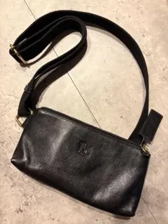 IL BISONTE レザー ショルダーバッグ ブラックのサムネイル