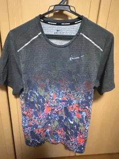 Nike DRI-FIT Tシャツ