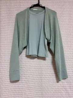 グリーン カーディガンとタンクトップ セット
