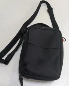 【訳あり品】ブラックエンバー KOMPACK ショルダーバッグ