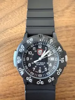 LUMINOX NIGHTHAWK 6400 STEALTH WR200m 稼働 - メルカリ
