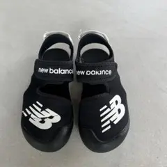new balance ブラック サンダル　19cm