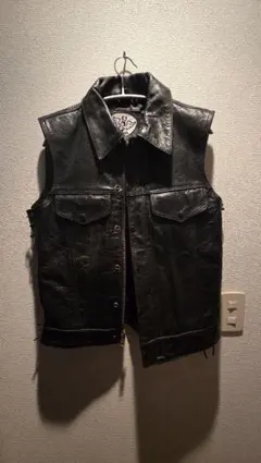 63 LEATHERS レザーベスト クラブスタイル　バイカーベスト　MC 63 LEATHERS レザーベスト クラブスタイル バイカーベスト MC - メルカリ