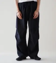 comoli ウールニータックパンツ　2024SS navy 2のサムネイル